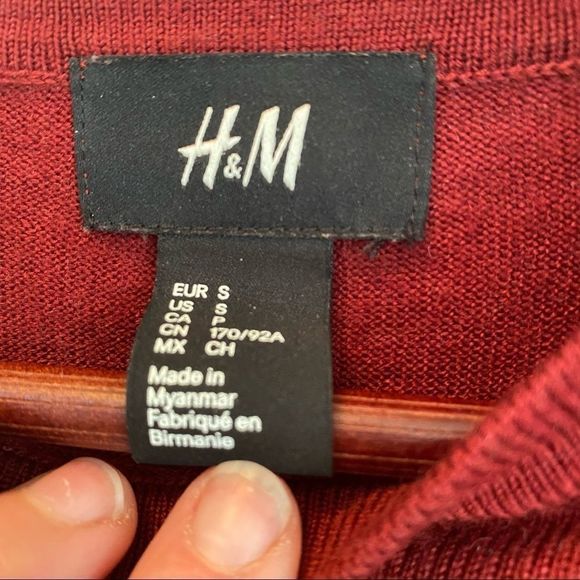 H&M men’s lightweight crew neck long sleeve red sweater size small - Picture 2 of 7